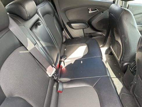 Used 2015 Hyundai Tucson SE image 24