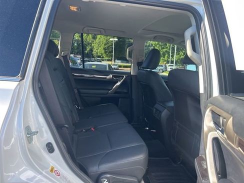 Used 2018 Lexus GX 460 w/ Navigation Package AWD/4WD image 19