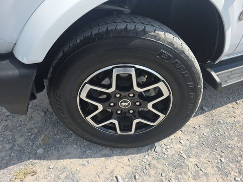 Used 2025 Ford Bronco Outer Banks AWD/4WD image 13