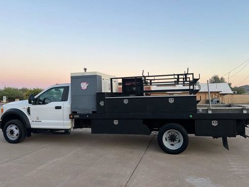Used 2017 Ford F550 2WD Regular Cab Super Duty image 9
