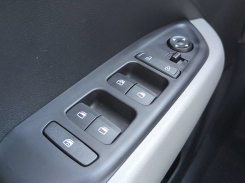 New 2026 Hyundai Venue SEL FWD image 30