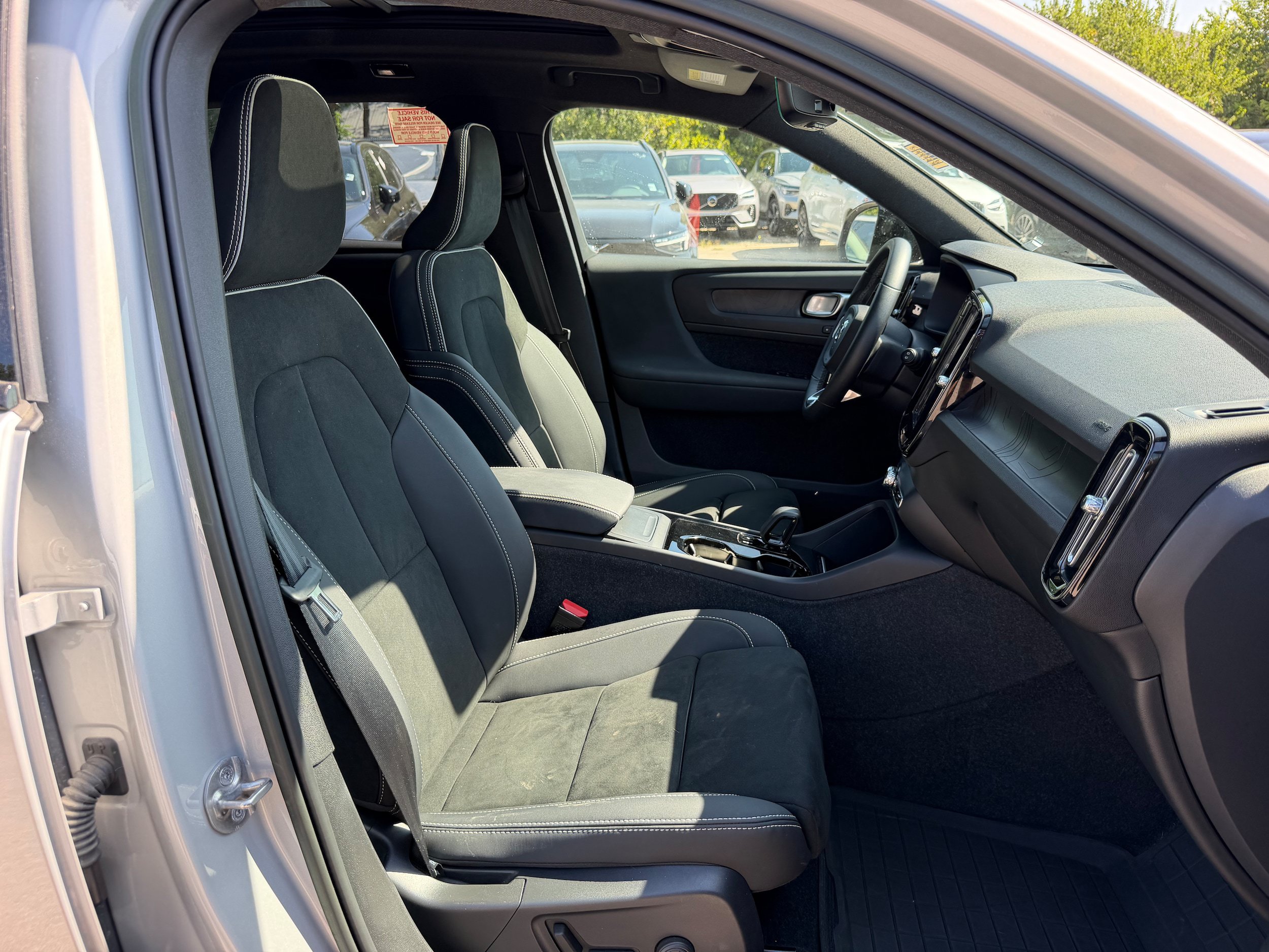 Certified 2023 Volvo XC40 Recharge Ultimate w/ Protection Package Premier AWD/4WD image 10