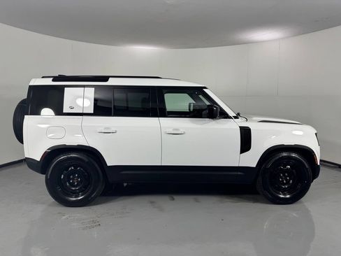 Used 2022 Land Rover Defender 110 AWD/4WD image 4