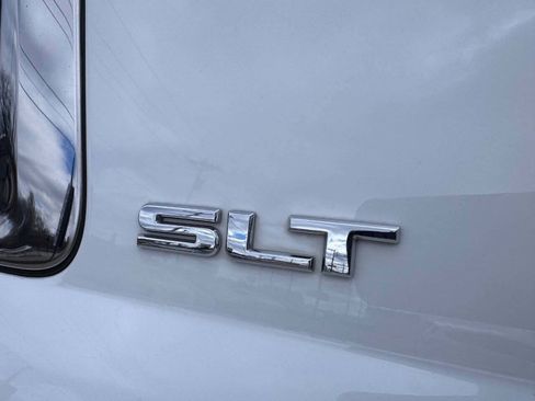 Used 2016 GMC Yukon XL SLT w/ Open Road Package image 12