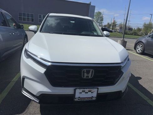 Used 2025 Honda CR-V EX image 3