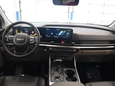 Used 2026 Kia Carnival FWD image 5