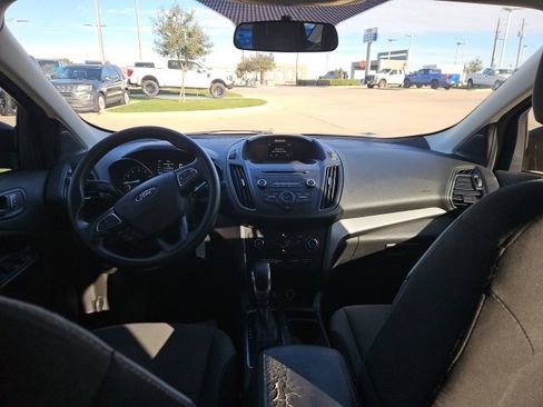 Used 2017 Ford Escape S image 5