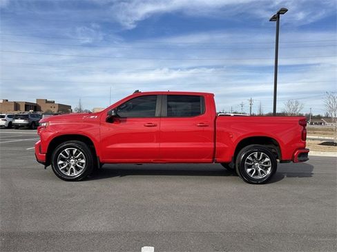 Used 2022 Chevrolet Silverado 1500 RST image 2