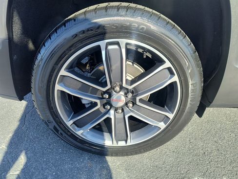 Used 2021 GMC Acadia SLT w/ Preferred Package image 12