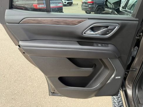 Used 2021 Chevrolet Tahoe Z71 w/ Z71 Off-Road Package image 35