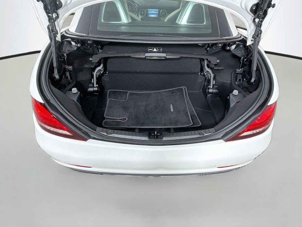 Used 2020 Mercedes-Benz SLC 300 w/ Premium Package image 24