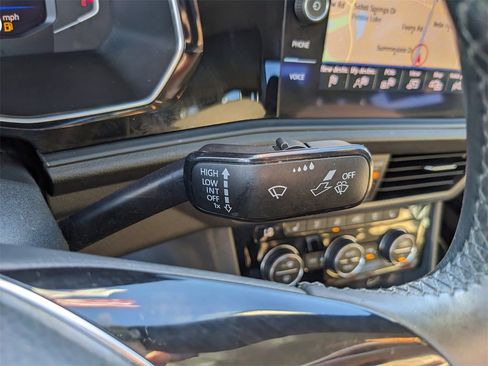 Used 2019 Volkswagen Jetta SEL Premium image 32