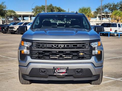 Used 2025 Chevrolet Silverado 1500 Custom image 2