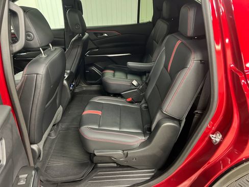 Certified 2024 Chevrolet Traverse RS w/ LPO, Floor Liner Package AWD/4WD image 14