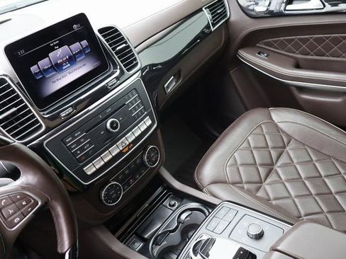 Used 2019 Mercedes-Benz GLS 550 4MATIC image 30
