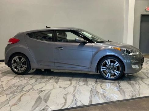 Used 2016 Hyundai Veloster w/ Option Group 02 FWD image 5