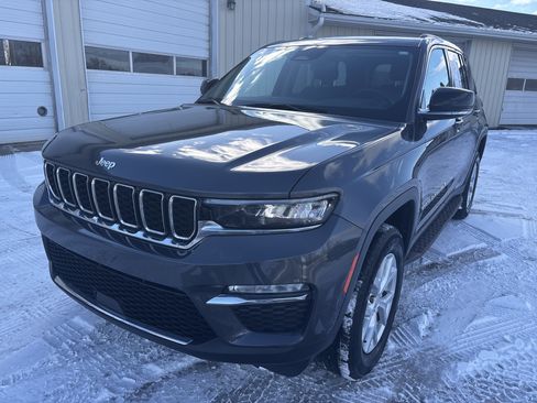 Used 2023 Jeep Grand Cherokee Limited image 75