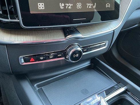 New 2026 Volvo XC60 B5 Plus w/ Climate Package AWD/4WD image 18