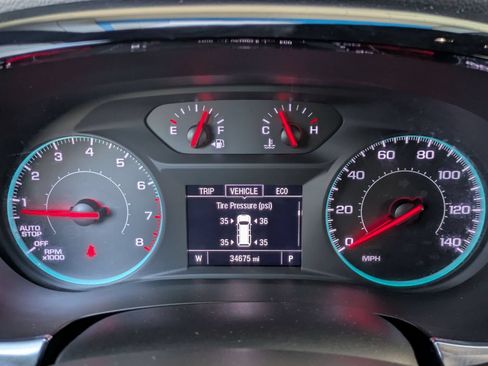 Used 2023 Chevrolet Traverse LS FWD image 17
