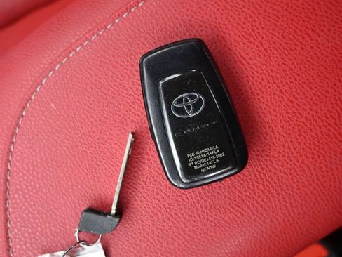 Used 2024 Toyota Camry XSE FWD image 30