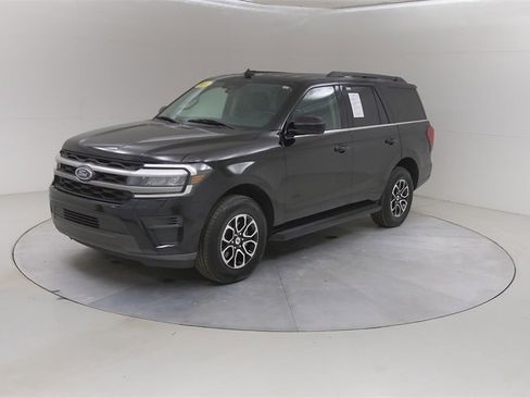 Certified 2024 Ford Expedition XLT image 22