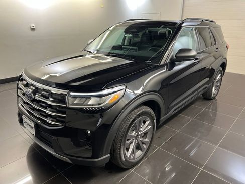 New 2026 Ford Explorer Active w/ Active Comfort Package AWD/4WD image 3