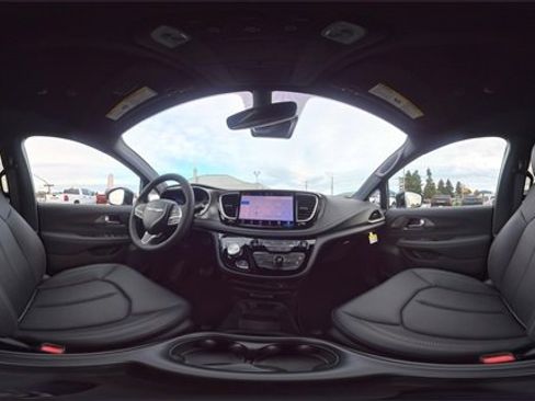 New 2026 Chrysler Pacifica Select image 15