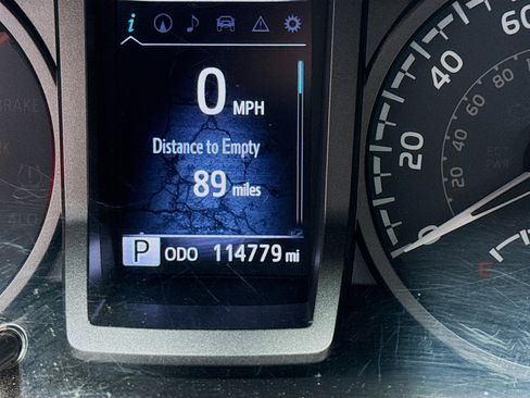 Used 2019 Toyota Tacoma TRD Off-Road w/ Technology Package image 8