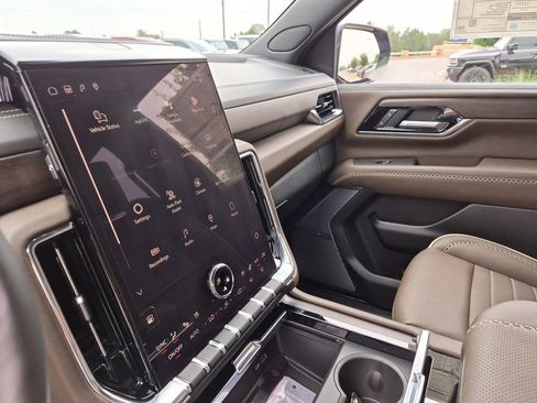 New 2026 GMC Yukon Denali Ultimate AWD/4WD image 27