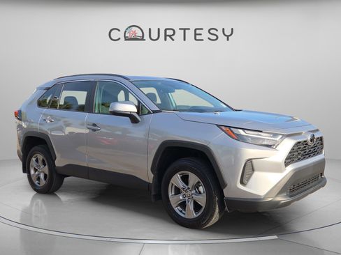 Certified 2025 Toyota RAV4 XLE w/ Convenience Package image 8