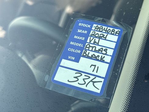 Used 2024 Volkswagen Atlas Peak Edition SE image 27