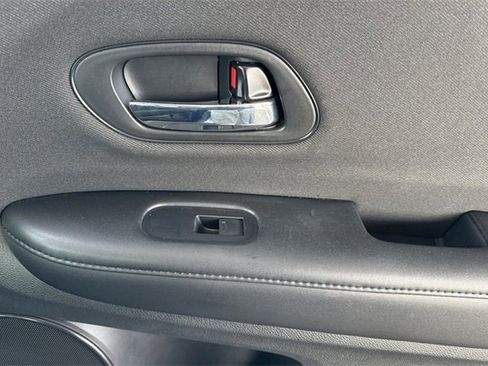 Used 2020 Honda HR-V LX image 22