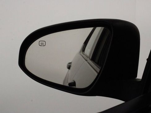 Used 2017 Toyota Corolla LE image 36