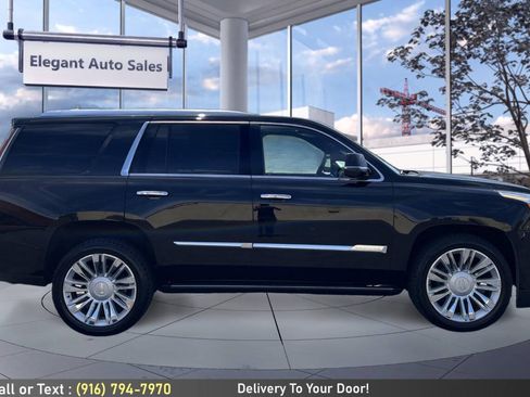 Used 2016 Cadillac Escalade Platinum AWD/4WD image 4