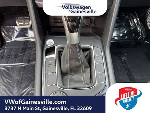 Used 2024 Volkswagen Tiguan SE R-Line AWD/4WD image 27