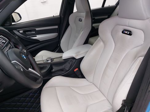 Used 2018 BMW M3 RWD image 16
