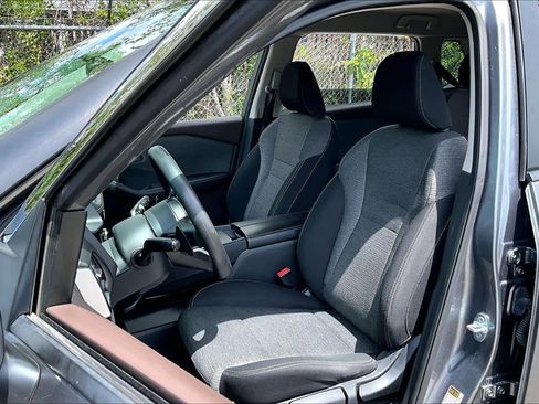 Used 2022 Nissan Rogue S image 8