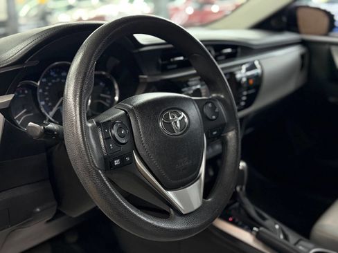 Used 2015 Toyota Corolla LE FWD image 4
