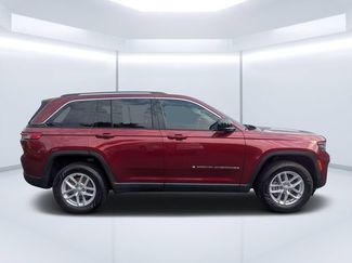 Used 2023 Jeep Grand Cherokee Laredo RWD video 2