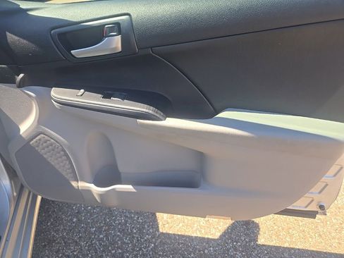 Used 2014 Toyota Camry LE FWD image 20