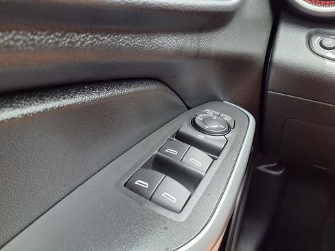 Used 2024 Chevrolet Trax RS FWD image 29
