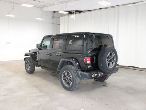 Used 2023 Jeep Wrangler Sahara image 7