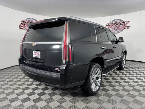 Used 2018 Cadillac Escalade Premium Luxury image 7