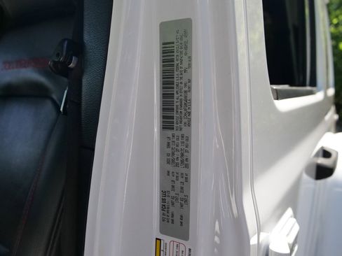 Used 2019 Jeep Wrangler Unlimited Rubicon AWD/4WD image 46