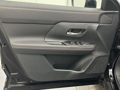 New 2026 Nissan Kicks SR w/ Cold Weather Package image 14