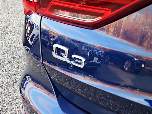 New 2025 Audi Q3 2.0T Premium image 6