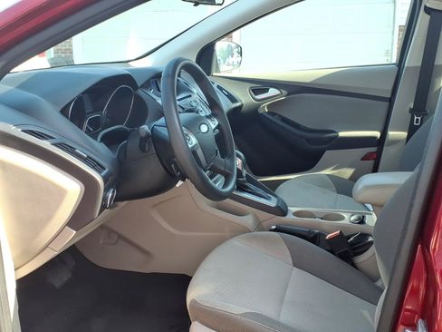 Used 2014 Ford Focus SE FWD image 8