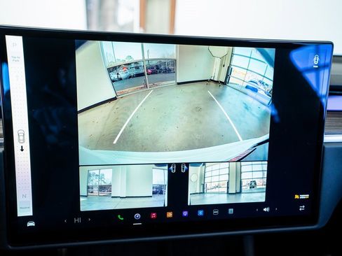 Used 2022 Tesla Model S image 40