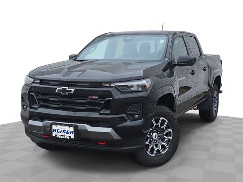 Used 2024 Chevrolet Colorado Z71 w/ Z71 Convenience Package 2 image 1