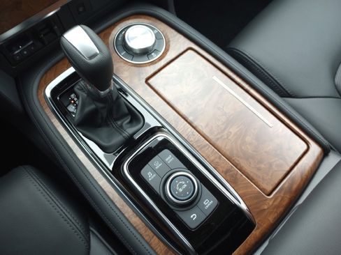 Used 2024 Nissan Armada SL w/ Cargo Package image 19